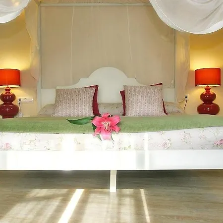 Hotel Abril 4*