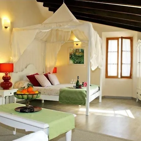 Hotel Abril 4*