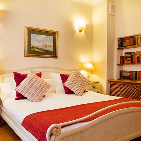 Hotel Abril 4*