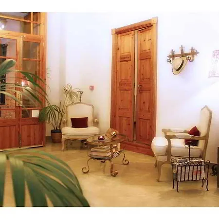 Hotel Abril
